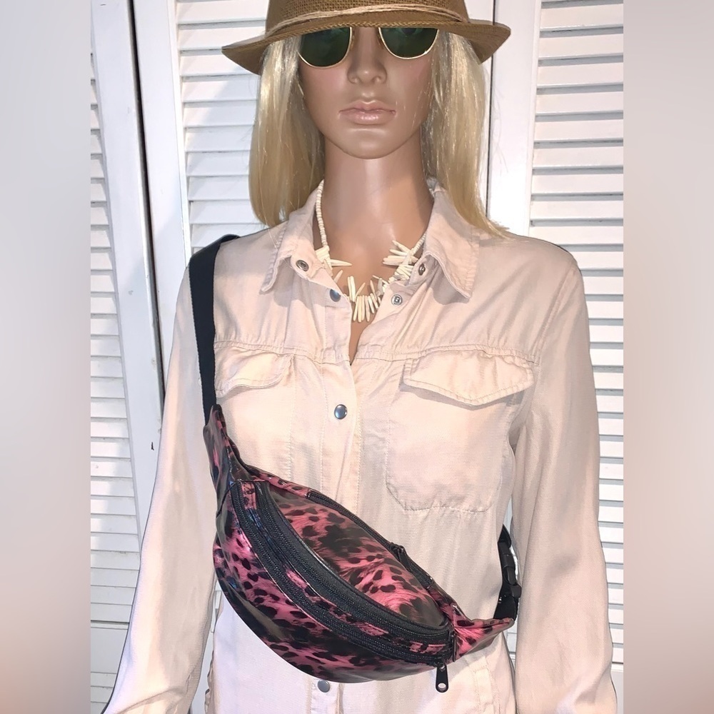 Animal Spotted Fanny pack Waterproof new with tags pink